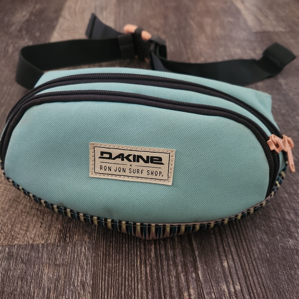 Dakine Ron Jon Surf Shop Hip Pack Travel Bag For Keys Wallet Phone Aqua